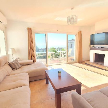 Beautiful 5 Bedroom Villa With Private Pool With Stunning Sea Views, Walking Distances To Shops Restaurants Beach Manilva Ngoại thất bức ảnh