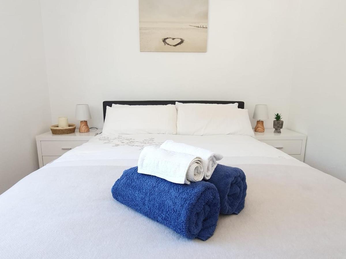 Beautiful 5 Bedroom Villa With Private Pool With Stunning Sea Views, Walking Distances To Shops Restaurants Beach Manilva Ngoại thất bức ảnh